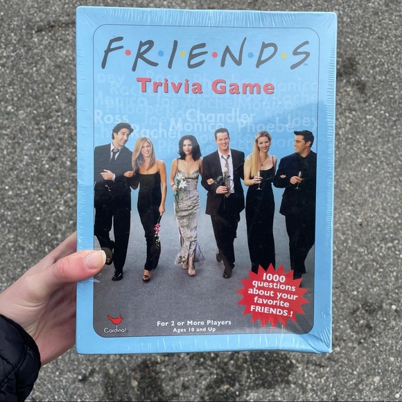 ❤️NWT Friends trivia game!